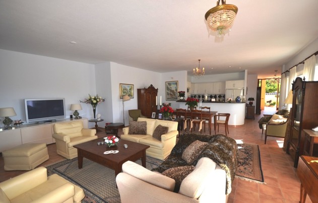 Resale - Villa - Altea