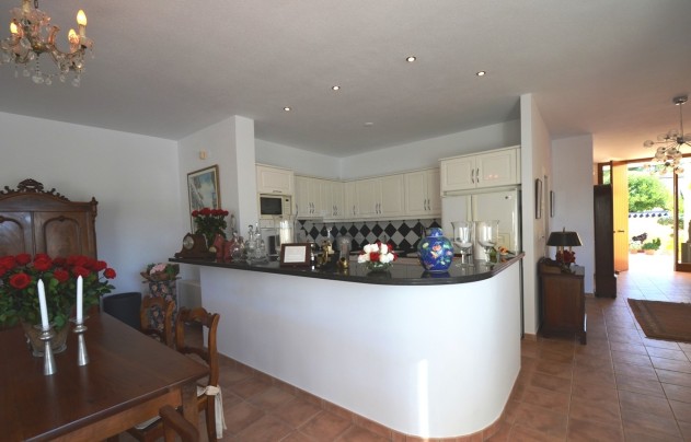 Resale - Villa - Altea