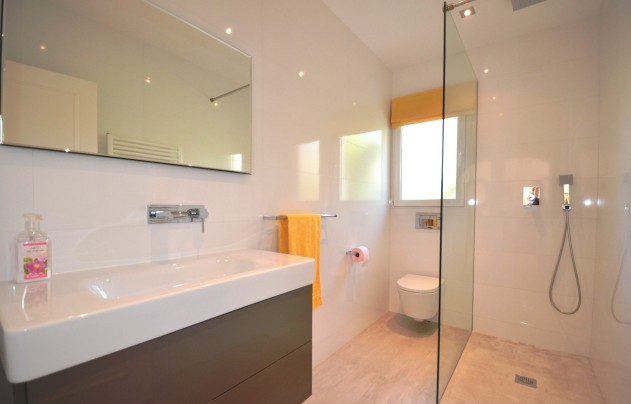 Resale - Villa - Altea