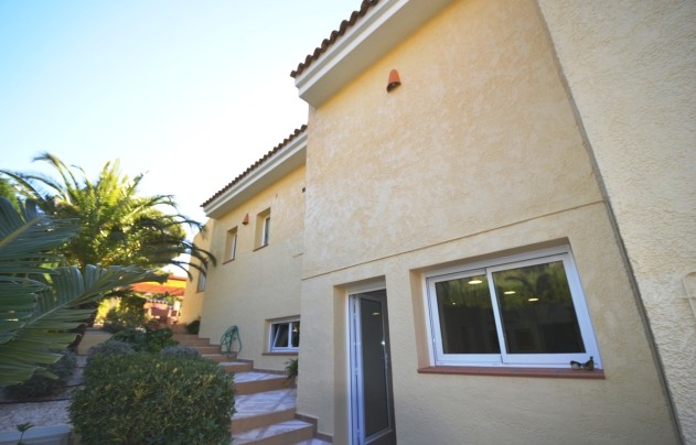 Resale - Villa - Altea