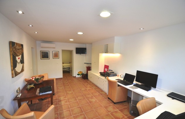 Resale - Villa - Altea