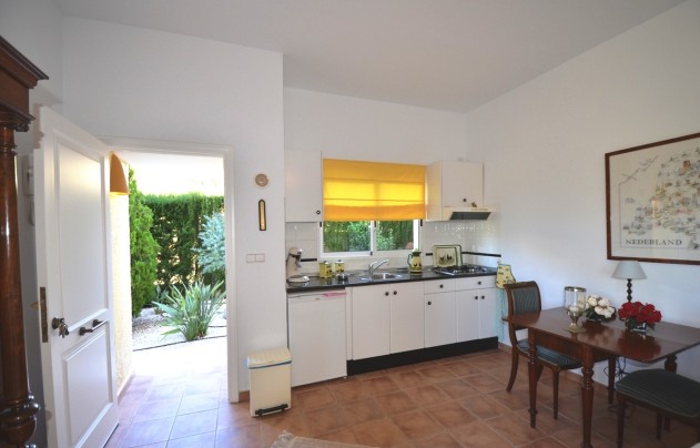 Resale - Villa - Altea