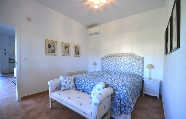 Resale - Villa - Altea