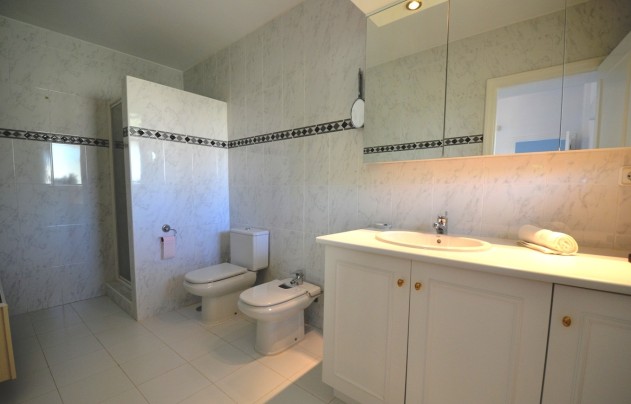 Resale - Villa - Altea