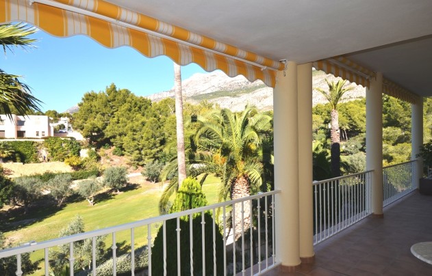 Resale - Villa - Altea