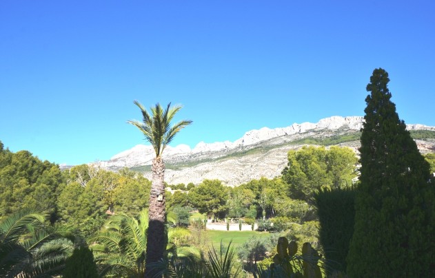 Resale - Villa - Altea