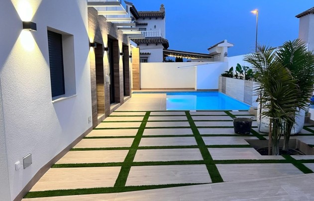 Resale - Villa - Orihuela Costa - Villamartín