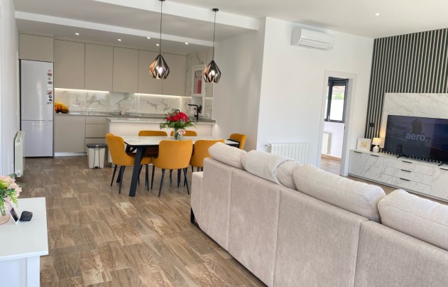 Resale - Villa - Orihuela Costa - Villamartín