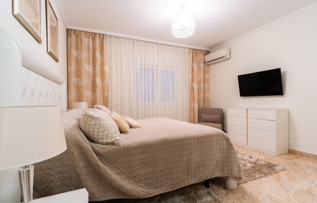 Resale - Villa - Torrevieja - Los Balcones