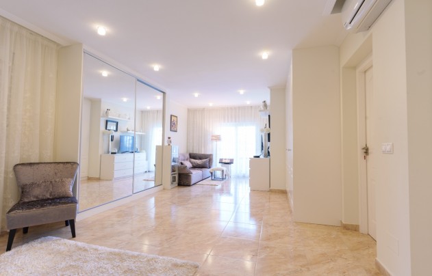 Resale - Villa - Torrevieja - Los Balcones