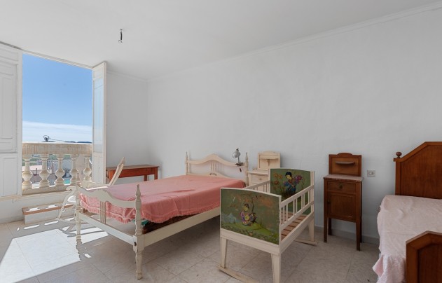 Resale - Villa - Orihuela