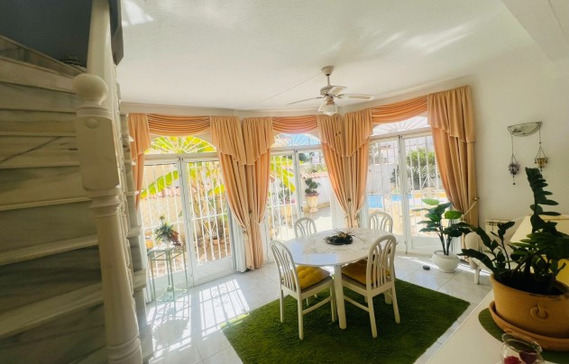 Resale - Villa - Los Urrutias