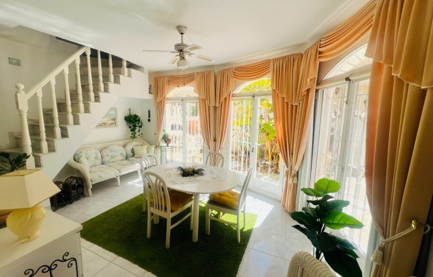 Resale - Villa - Los Urrutias