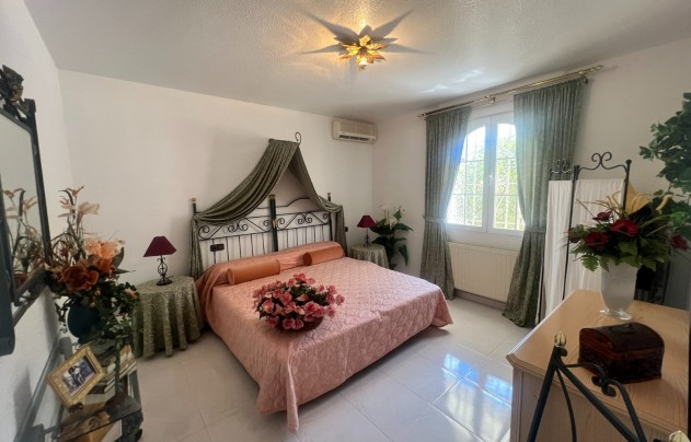 Resale - Villa - Los Urrutias