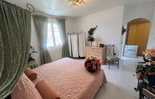 Resale - Villa - Los Urrutias