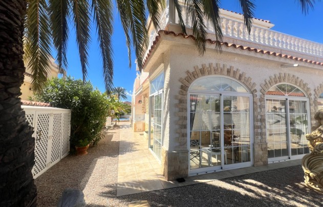 Resale - Villa - Los Urrutias