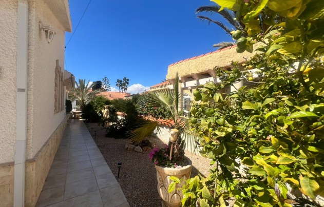 Resale - Villa - Los Urrutias