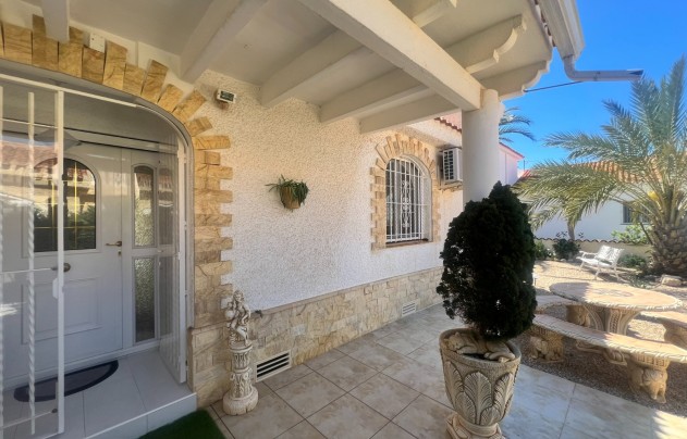 Resale - Villa - Los Urrutias