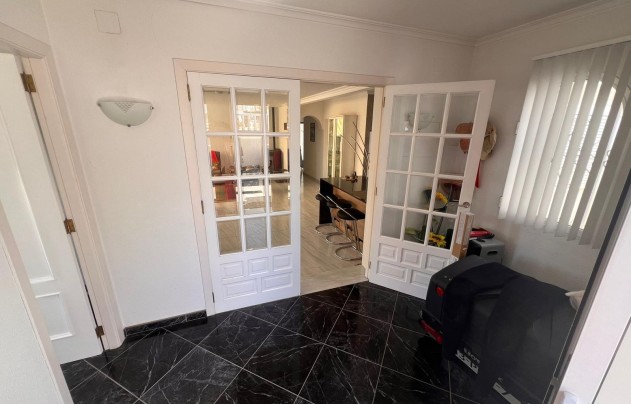 Resale - Villa - La Nucía - Monte Bello