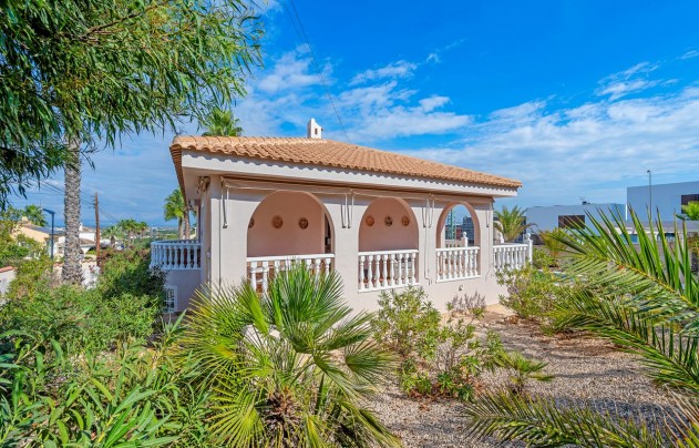 Resale - Villa - Ciudad Quesada - Pueblo Lucero