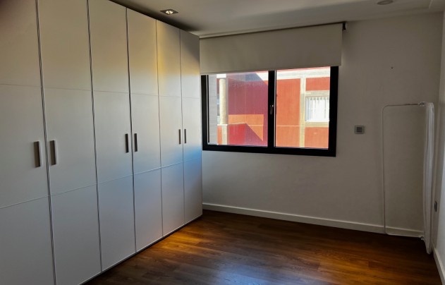 Resale - Villa - Almoradí