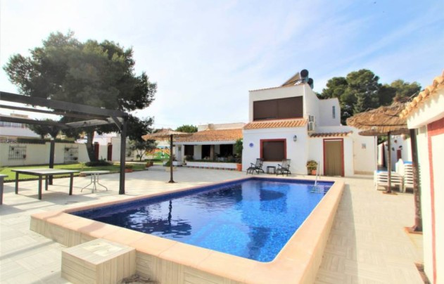 Resale - Villa - Orihuela Costa - Lomas De Cabo Roig