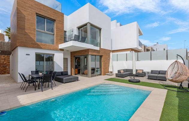 Resale - Villa - Orihuela Costa - Villamartín