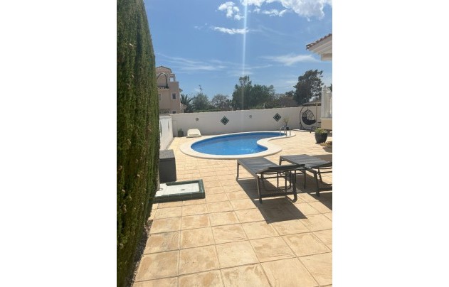 Herverkoop - Villa - Guardamar del Segura - El Raso