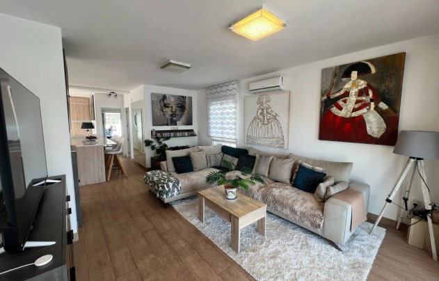 Resale - Villa - Villamartín