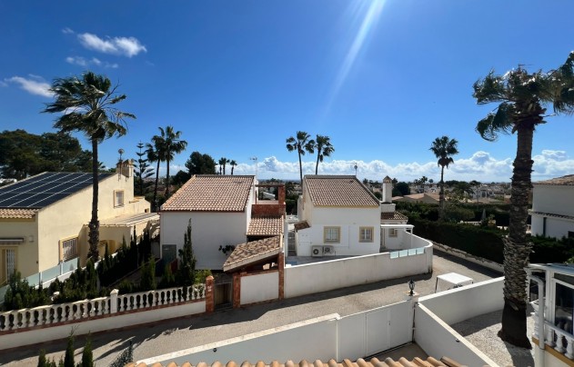 Resale - Villa - Villamartín