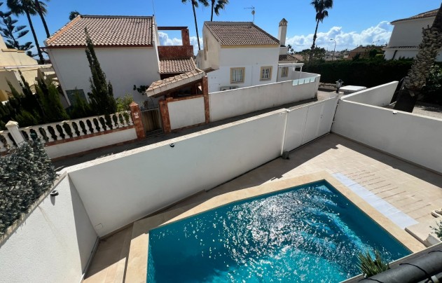 Resale - Villa - Villamartín
