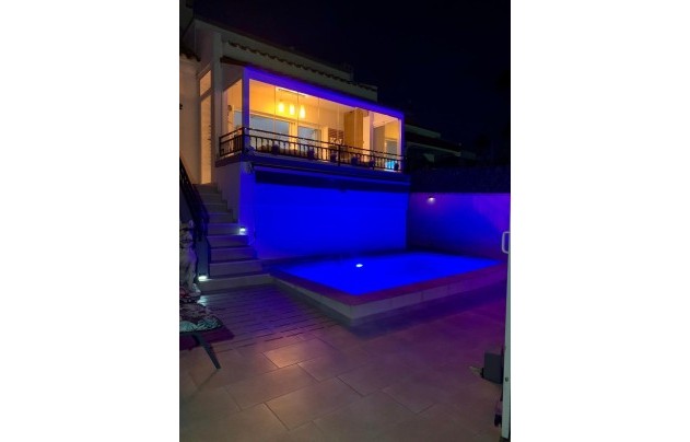 Resale - Villa - Villamartín