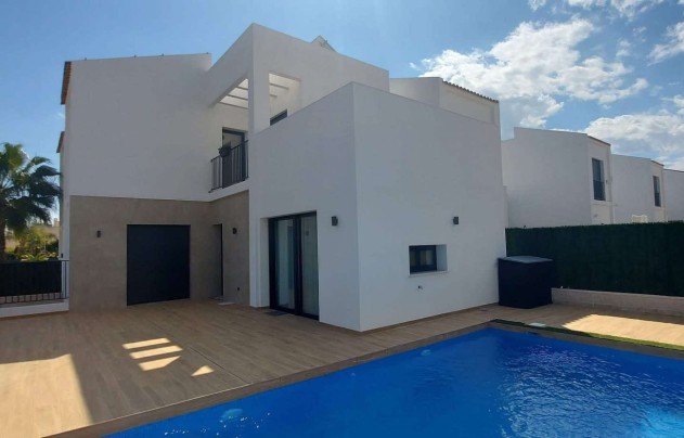 Herverkoop - Villa - Ciudad Quesada - 03170