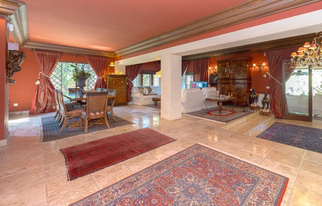 Resale - Villa - Benidorm