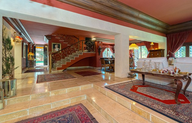 Resale - Villa - Benidorm