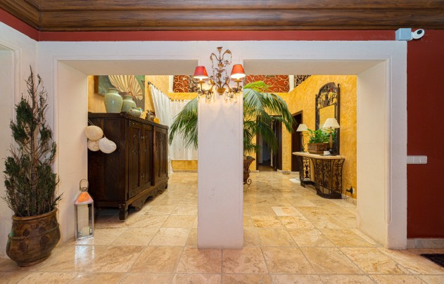 Resale - Villa - Benidorm