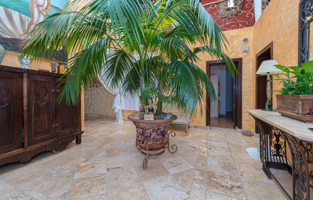 Resale - Villa - Benidorm