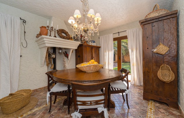 Resale - Villa - Benidorm