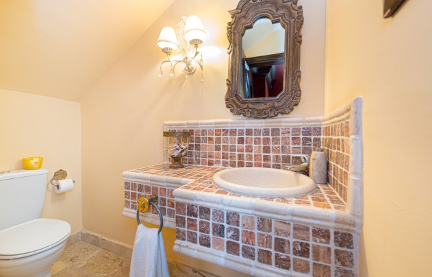Resale - Villa - Benidorm