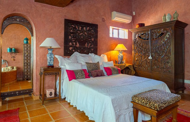 Resale - Villa - Benidorm