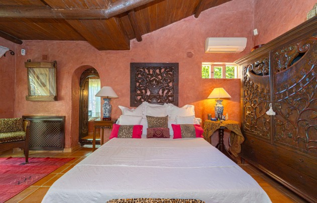 Resale - Villa - Benidorm