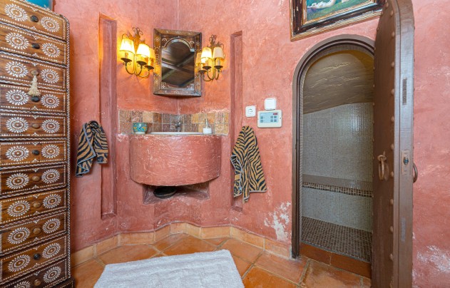 Resale - Villa - Benidorm