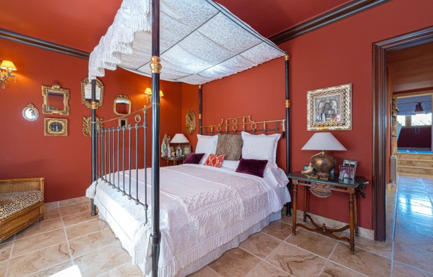 Resale - Villa - Benidorm