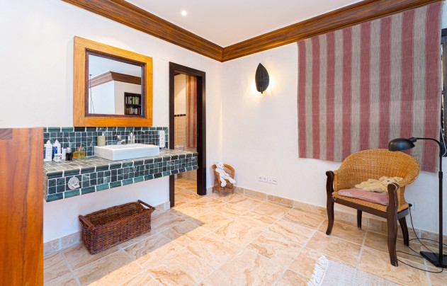 Resale - Villa - Benidorm