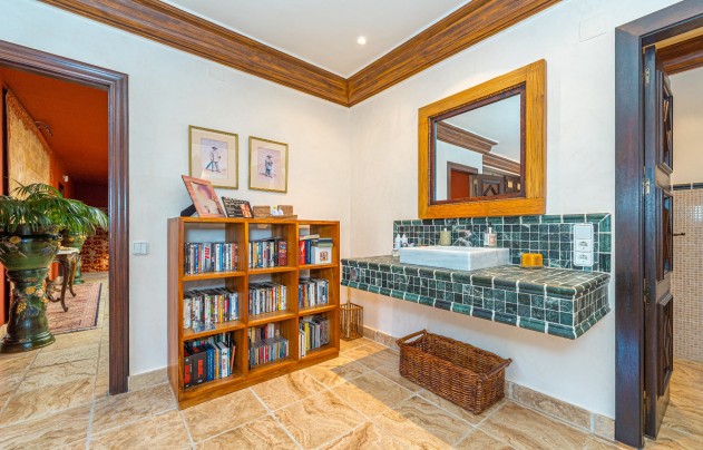 Resale - Villa - Benidorm