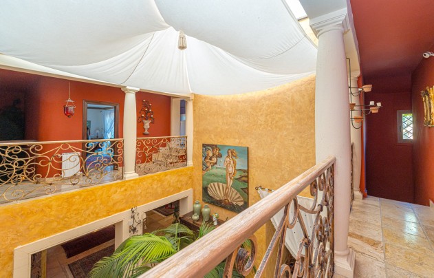 Resale - Villa - Benidorm