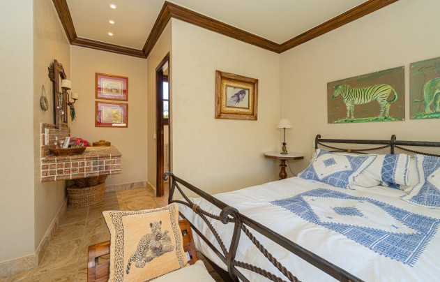 Resale - Villa - Benidorm