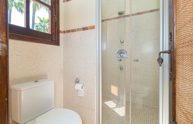 Resale - Villa - Benidorm