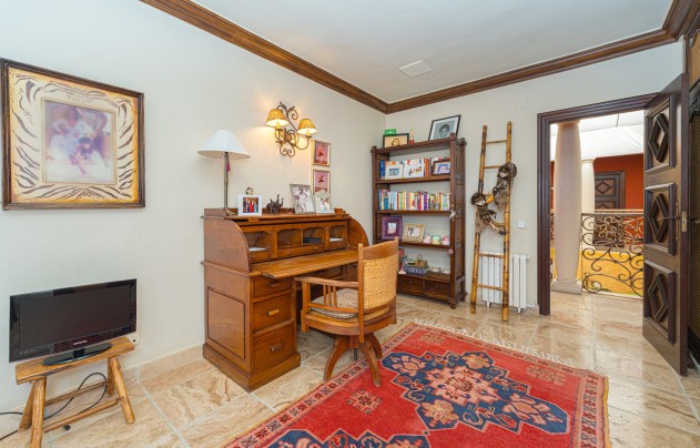 Resale - Villa - Benidorm