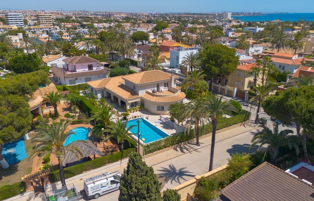 Resale - Villa - Orihuela Costa - Cabo Roig